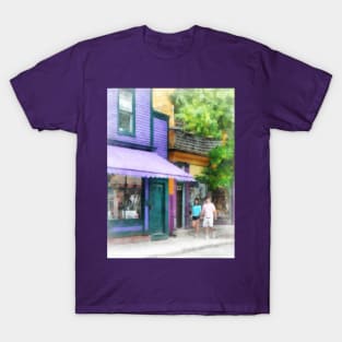 Newport RI - Strolling Down Thames Street T-Shirt